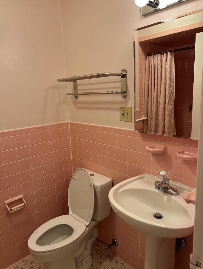Grand Lake Hotel Lebanon Екстериор снимка